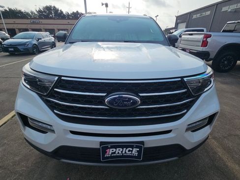 Used 2020 Ford Explorer XLT w/ Equipment Group 202A RWD image 2