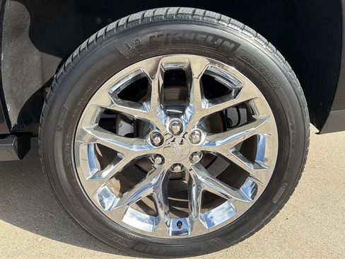 Used 2019 Cadillac Escalade ESV Premium Luxury AWD/4WD image 24