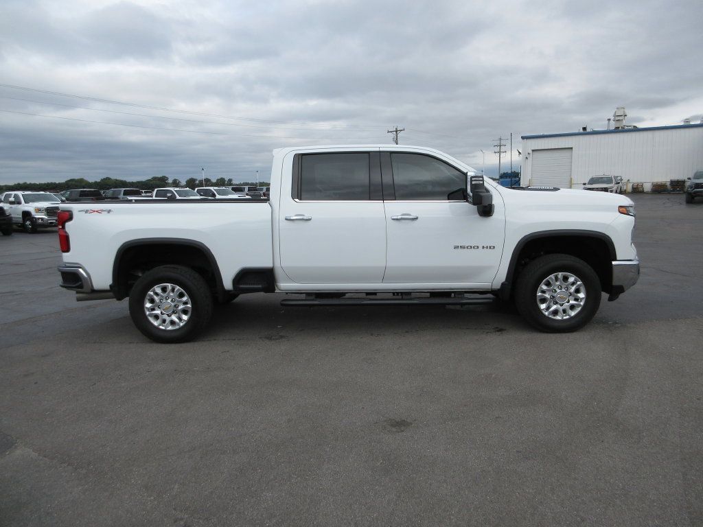 Certified 2024 Chevrolet Silverado 2500 LTZ AWD/4WD image 5