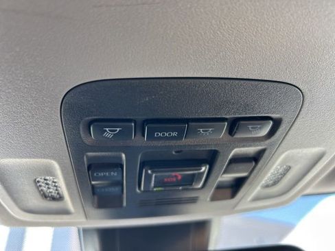 Used 2022 Toyota Camry SE image 19