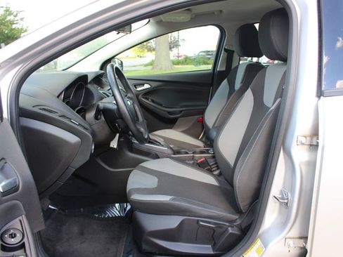 Used 2014 Ford Focus SE w/ SE Sport Package FWD image 14