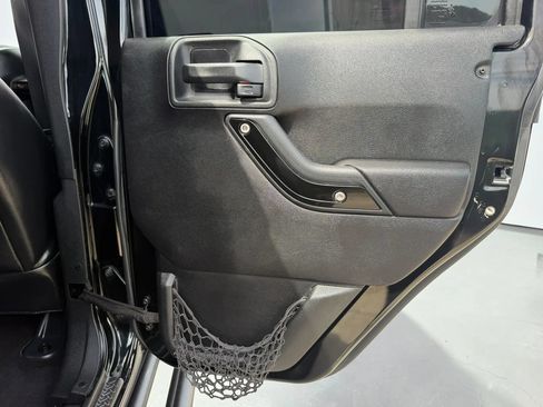 Used 2012 Jeep Wrangler Unlimited Sahara AWD/4WD image 18