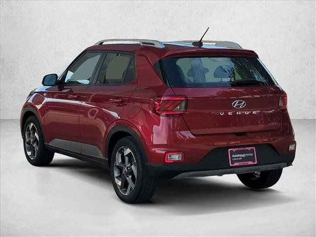 Used 2024 Hyundai Venue SEL FWD image 8