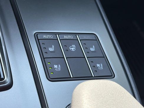 Used 2025 Lexus UX 300h FWD w/ Accessory Package (Z1) image 33