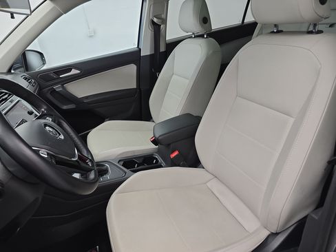 Used 2019 Volkswagen Tiguan SE w/ Panoramic Sunroof Package FWD image 15