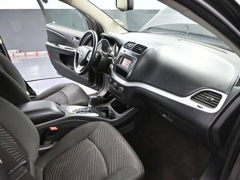 Used 2016 Dodge Journey SE w/ Flexible Seating Group image 45