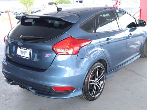 Used 2018 Ford Focus ST FWD image 5