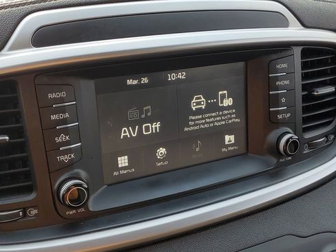 Used 2019 Kia Sorento S image 18