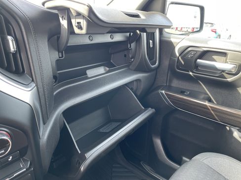 Used 2021 Chevrolet Silverado 1500 RST image 32