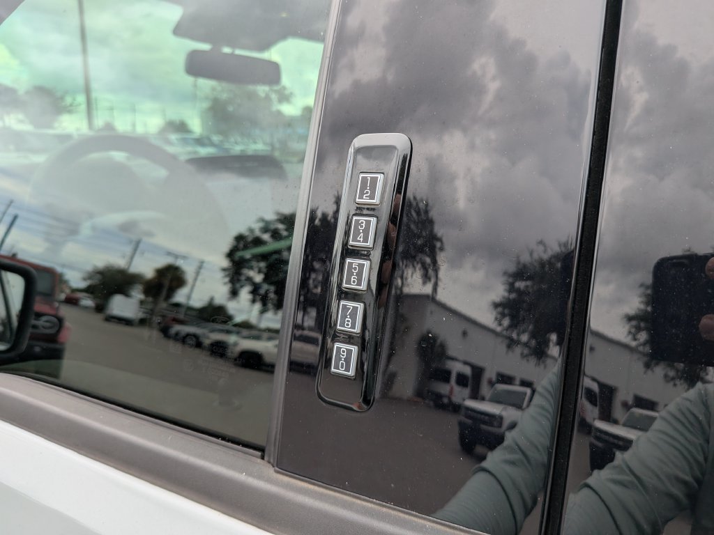 Used 2023 Ford F150 Lariat AWD/4WD image 20