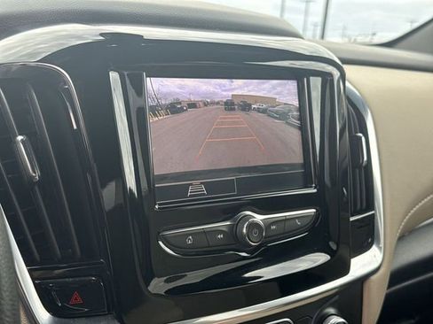 Used 2023 Chevrolet Traverse LS image 17