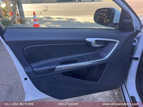 Used 2015 Volvo S60 T5 Premier w/ Convenience Package FWD image 15