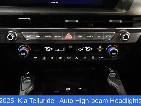 Used 2025 Kia Telluride S image 21