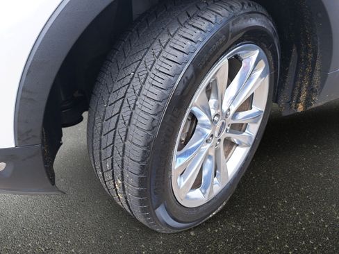Used 2019 Ford Explorer Limited w/ Class III Trailer Tow Package AWD/4WD image 33
