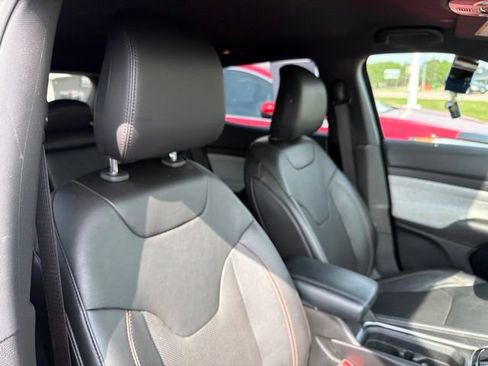 Used 2023 Jeep Compass Latitude AWD/4WD image 29