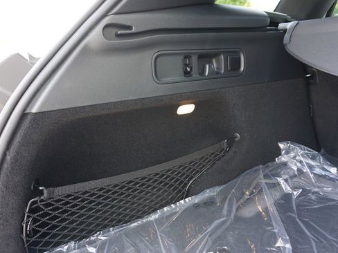 Certified 2025 Mercedes-Benz GLC 300 4MATIC image 21