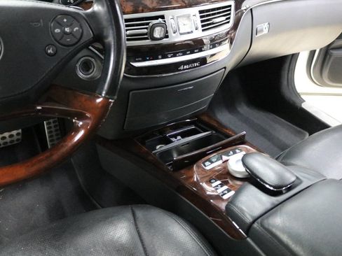 Used 2013 Mercedes-Benz S 550 4MATIC w/ Sport Pkg image 85