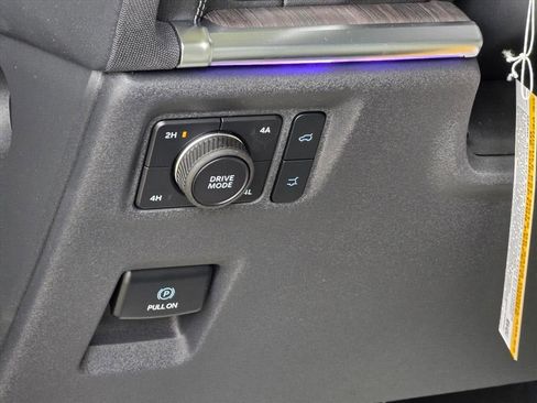 New 2025 Ford Expedition Platinum w/ Platinum Ultimate Package image 8