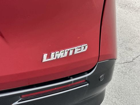 Used 2025 Toyota Sienna Limited image 7