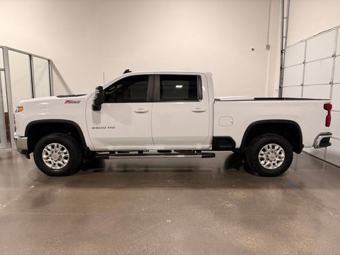 Used 2023 Chevrolet Silverado 2500 LT w/ Convenience Package AWD/4WD image 8
