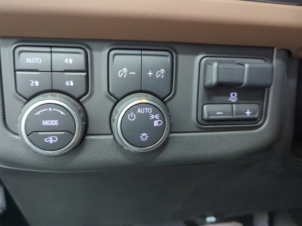Used 2023 Chevrolet Tahoe High Country AWD/4WD image 12
