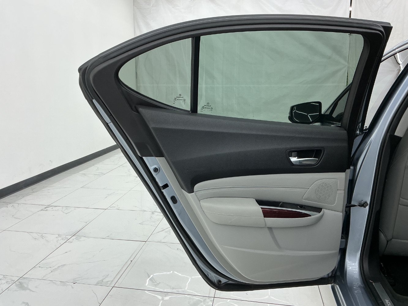 Used 2016 Acura TLX w/ Technology Package FWD image 24