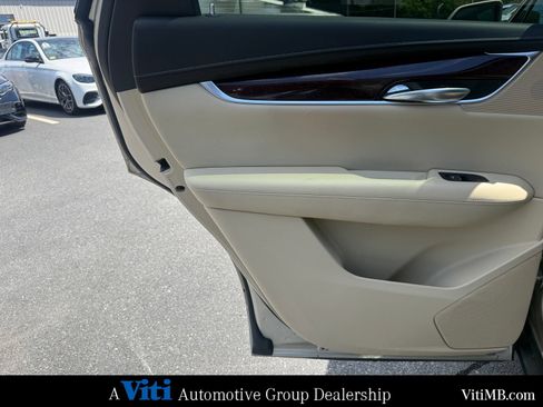 Used 2017 Cadillac XT5 Luxury w/ Driver Awareness Package AWD/4WD image 20