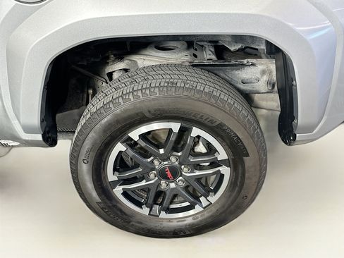 Used 2025 Toyota Tacoma TRD Sport RWD image 11