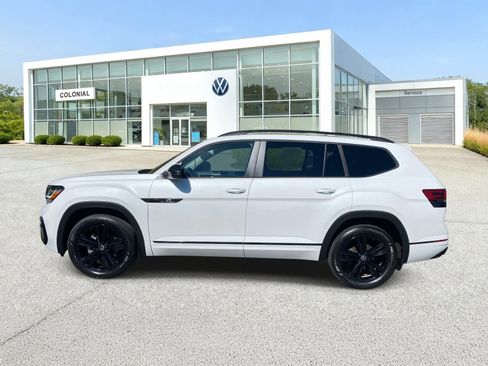 Certified 2023 Volkswagen Atlas SEL R-Line AWD/4WD image 2