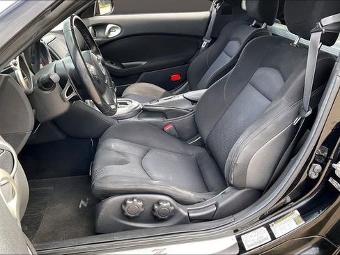 Used 2013 Nissan 370Z Coupe RWD image 22