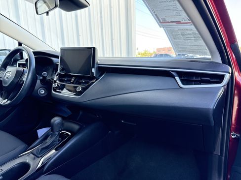 Used 2024 Toyota Corolla LE image 40