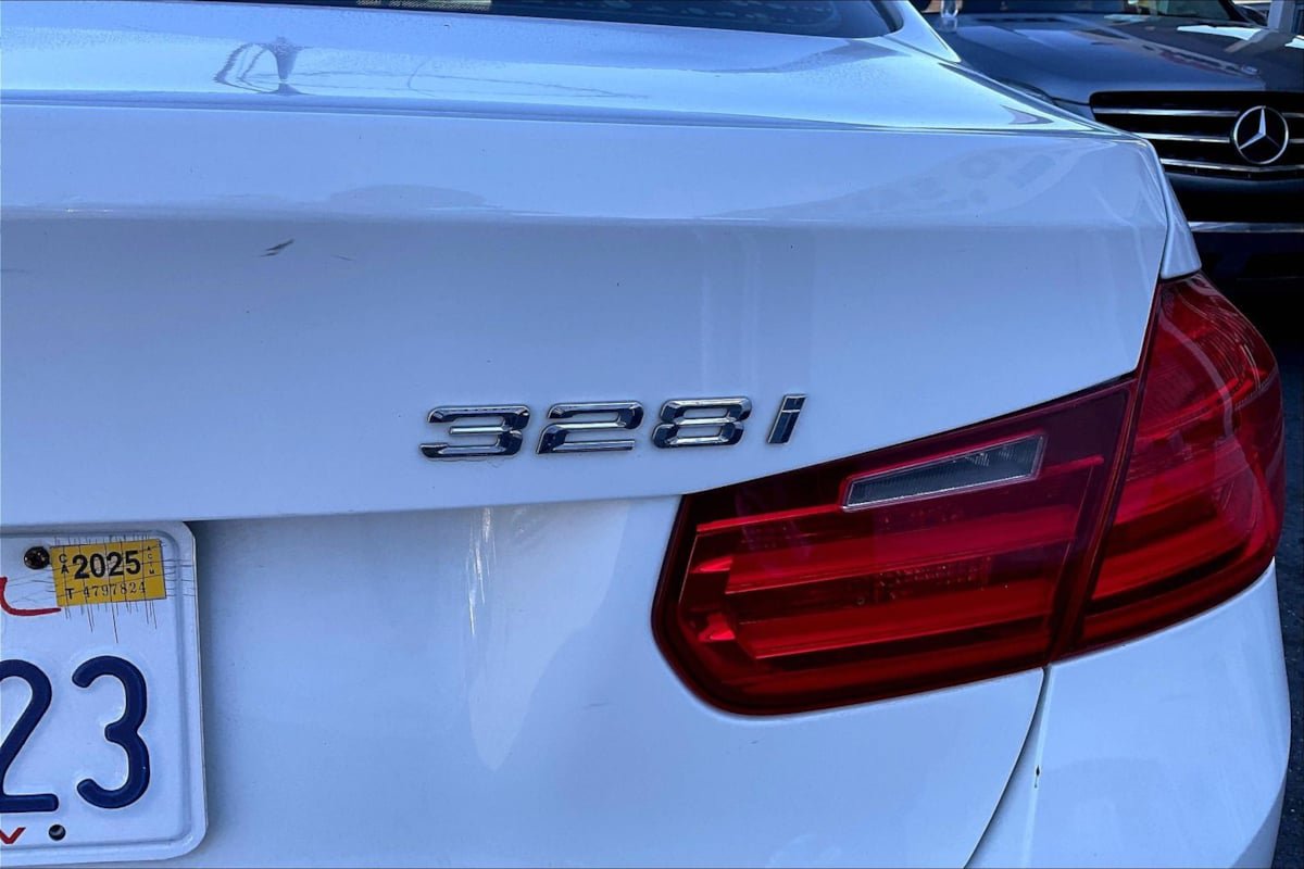 Used 2013 BMW 328i Sedan RWD image 8