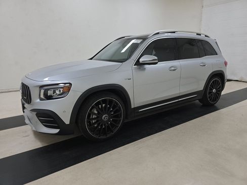 Used 2023 Mercedes-Benz GLB 35 AMG 4MATIC image 2