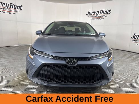 Used 2021 Toyota Corolla LE image 4