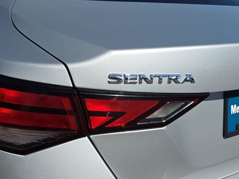 Used 2023 Nissan Sentra SV FWD image 15