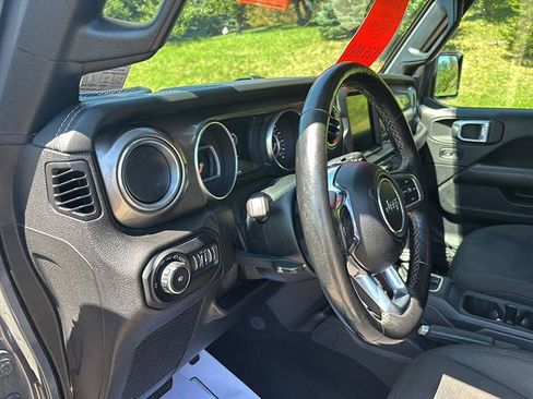 Used 2020 Jeep Wrangler Unlimited Sahara AWD/4WD image 13