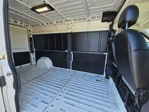 Used 2025 RAM ProMaster 2500 w/ Convenience Group FWD image 18