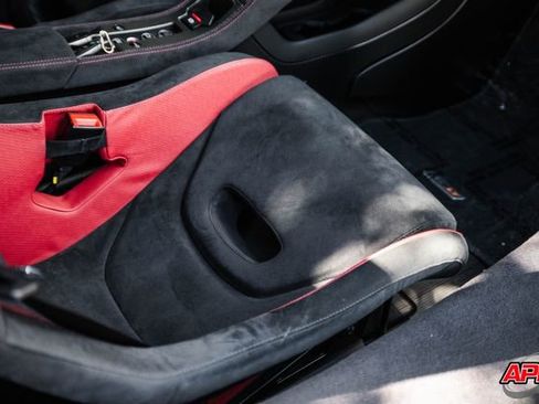 Used 2016 McLaren 675LT Coupe RWD image 94