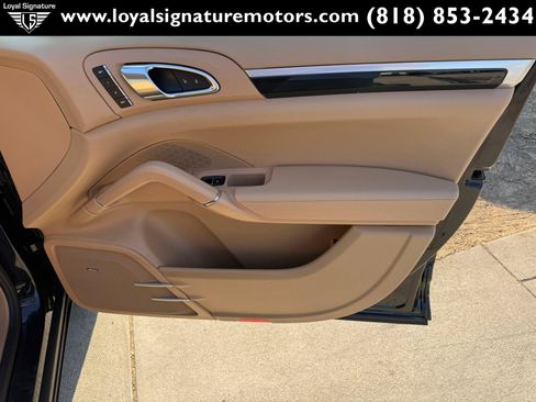 Used 2012 Porsche Cayenne AWD/4WD image 36