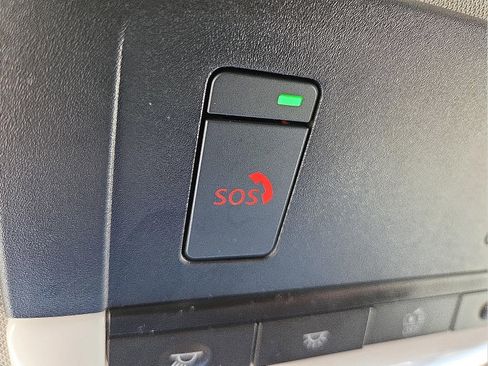 Used 2025 Nissan Pathfinder SV FWD image 20