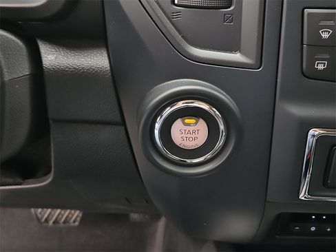 Certified 2024 Nissan Titan SV w/ SV Convenience Package image 25