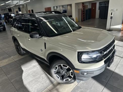 Used 2024 Ford Bronco Sport Outer Banks w/ Tech Package AWD/4WD image 7