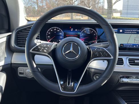 Used 2025 Mercedes-Benz GLE 350 4MATIC image 18