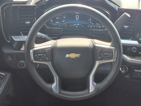 Used 2025 Chevrolet Silverado 1500 LT RWD image 12