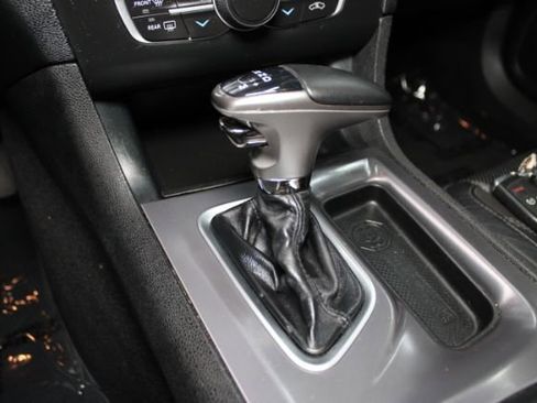 Used 2019 Dodge Charger SXT w/ Leather Interior Group image 14