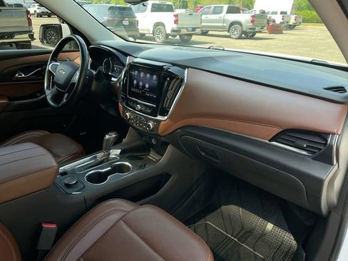 Used 2020 Chevrolet Traverse High Country w/ LPO, Floor Liner Package AWD/4WD image 30