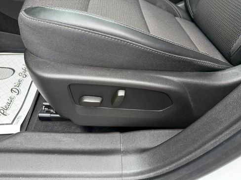 Used 2022 Buick Envision Preferred AWD/4WD image 23