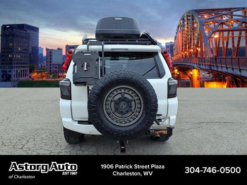 Used 2015 Toyota 4Runner SR5 image 4