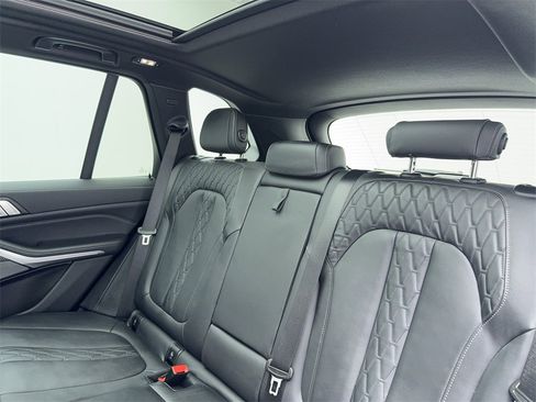 Used 2022 BMW X5 M50i image 42