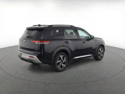 Used 2025 Nissan Kicks SV FWD image 9